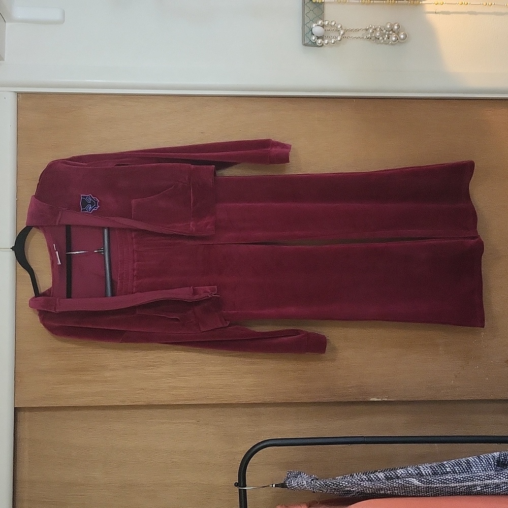 Marvel Wakanda, maroon velvet plush crop sweatshirt and flared bottoms. NWOT MED - Picture 8 of 15